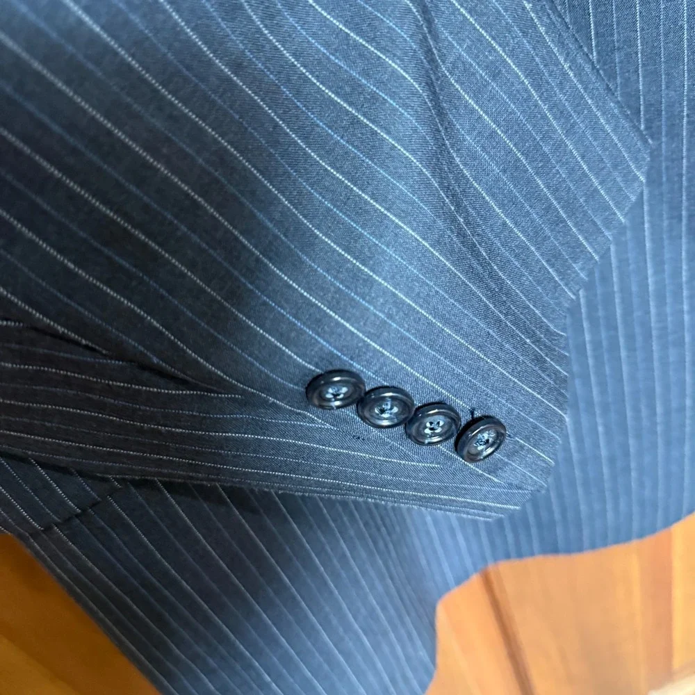 Jos A Bank Mens Navy Blue Pinstripe Two Button Wool Blazer Jacket Sport Coat 52R